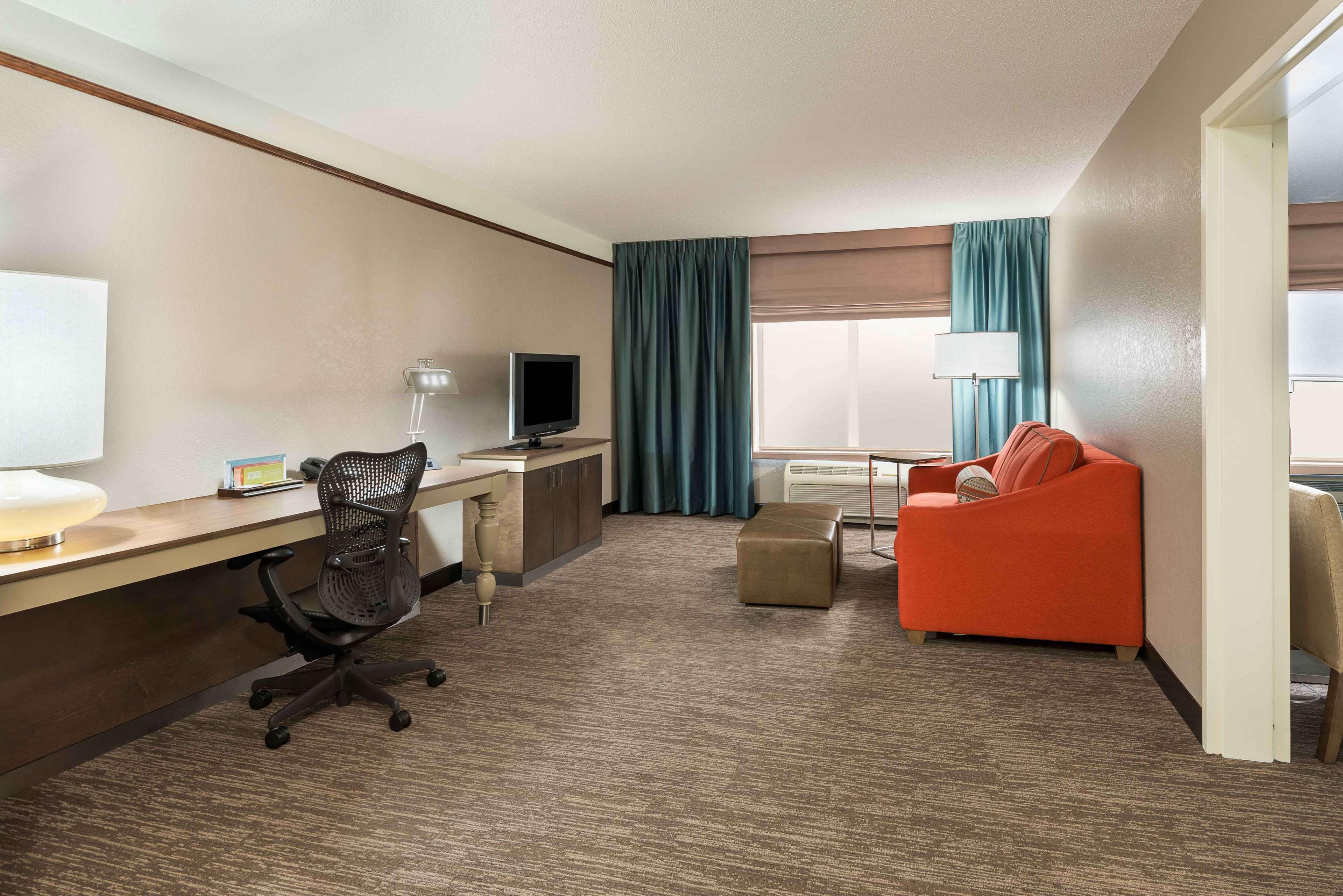 Hilton Garden Mayfaire Town Center 3*