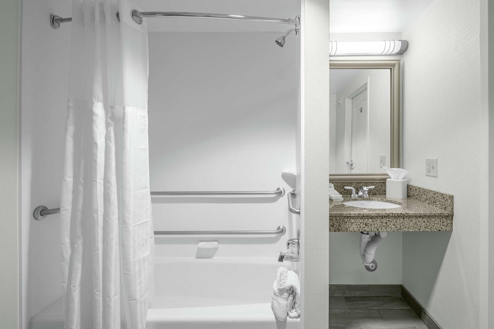 Hilton Garden Mayfaire Town Center Hotel Wilmington