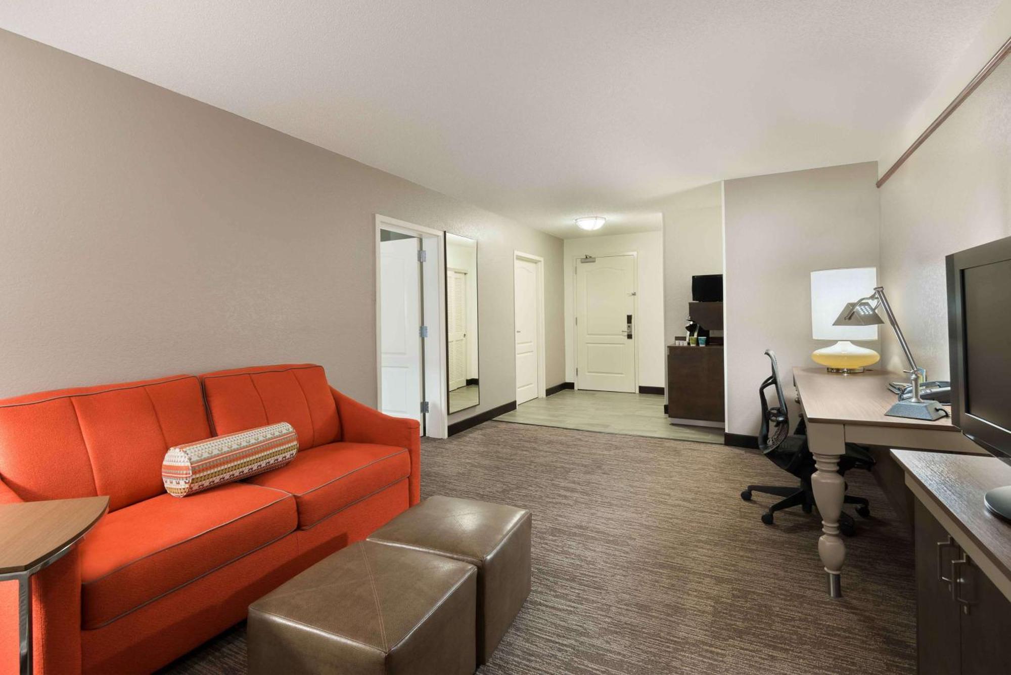 Hilton Garden Mayfaire Town Center 3*
