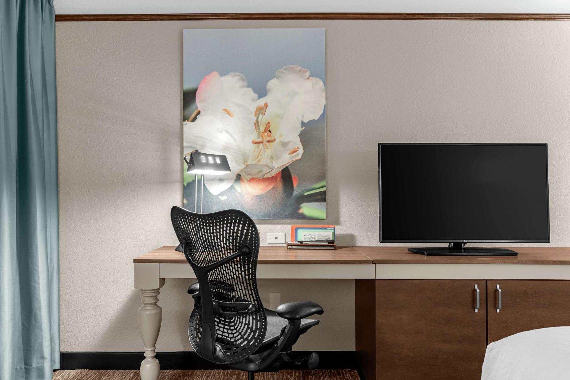 Hotel Hilton Garden Mayfaire Town Center 3*